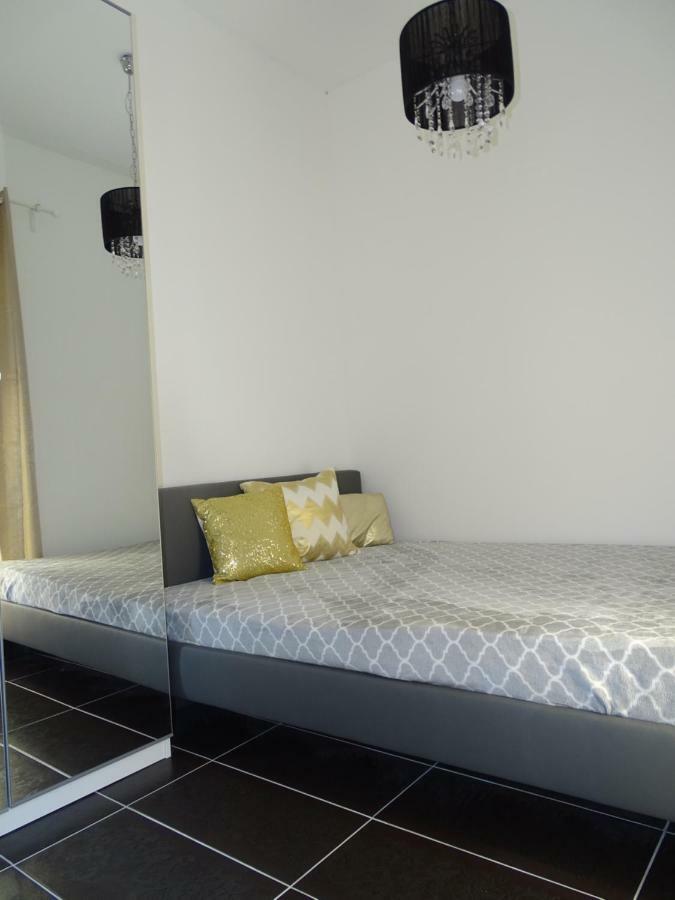 Dorothy 3 Apartment ชิโอฟก ภายนอก รูปภาพ